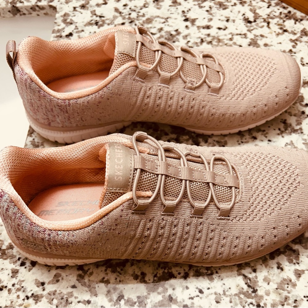 Sketchers size 9